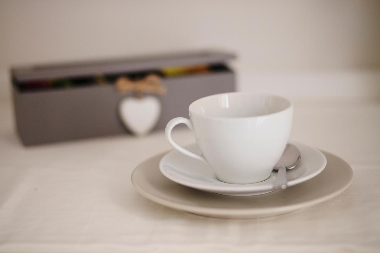 Prisca B&B Napoli Bagian luar foto