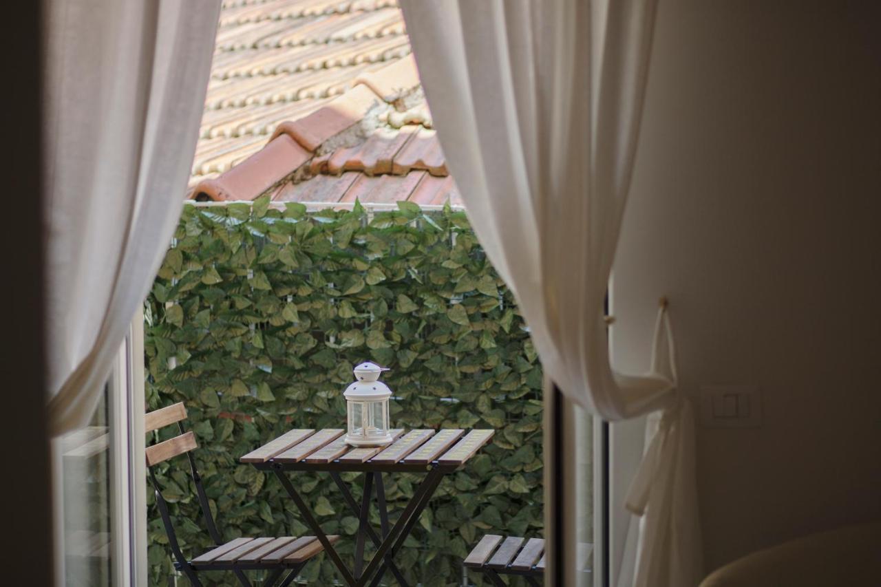 Prisca B&B Napoli Bagian luar foto