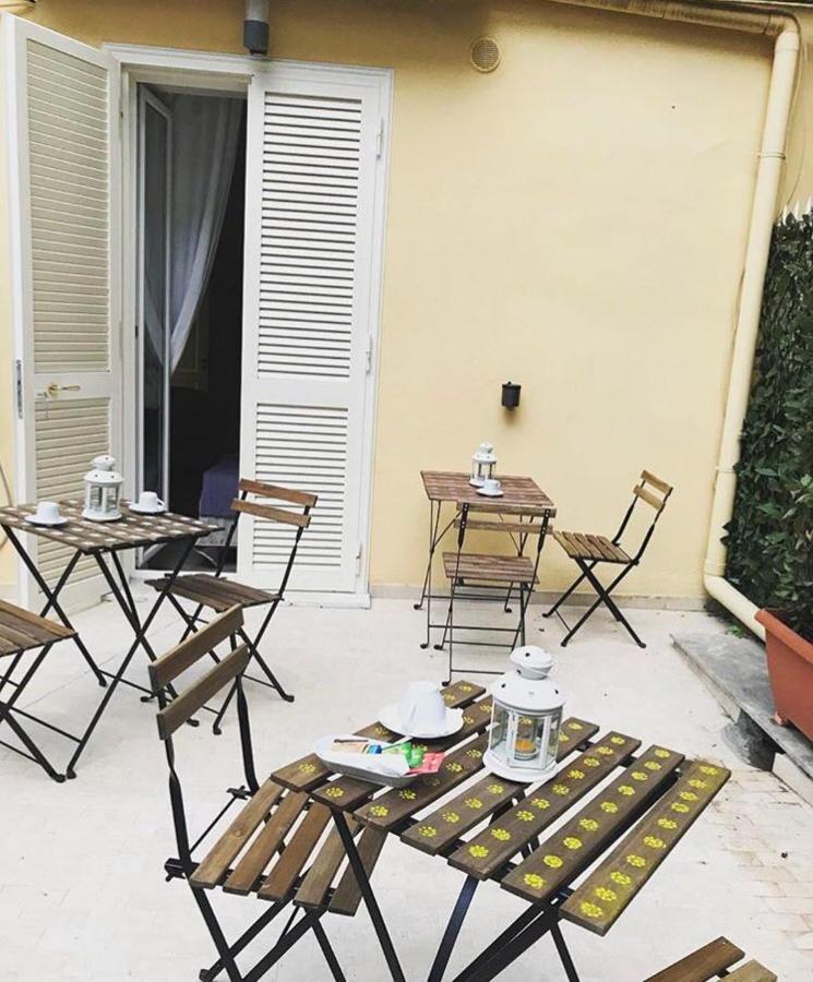 Prisca B&B Napoli Bagian luar foto