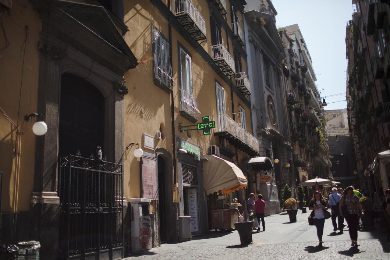 Prisca B&B Napoli Bagian luar foto
