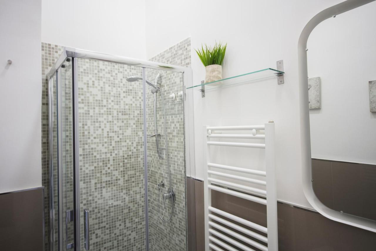 Prisca B&B Napoli Bagian luar foto