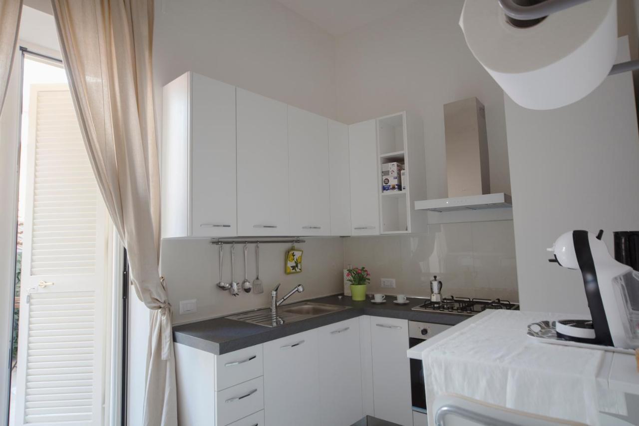 Prisca B&B Napoli Bagian luar foto