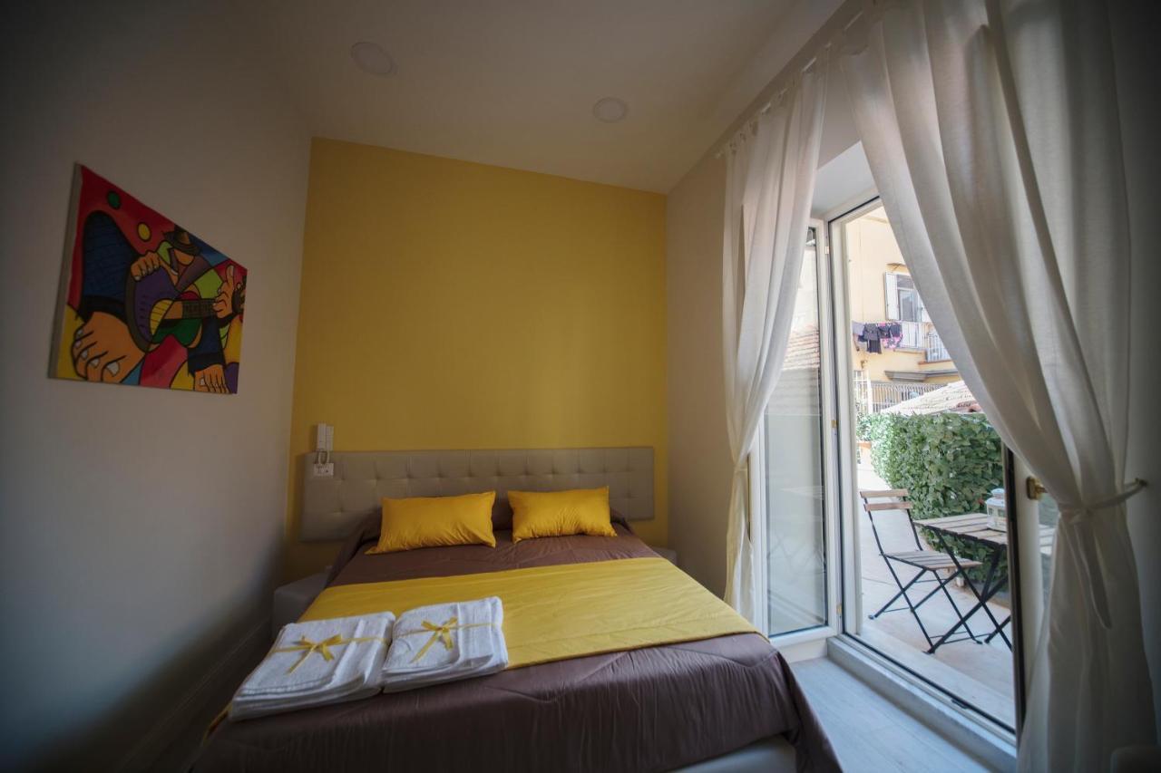 Prisca B&B Napoli Bagian luar foto