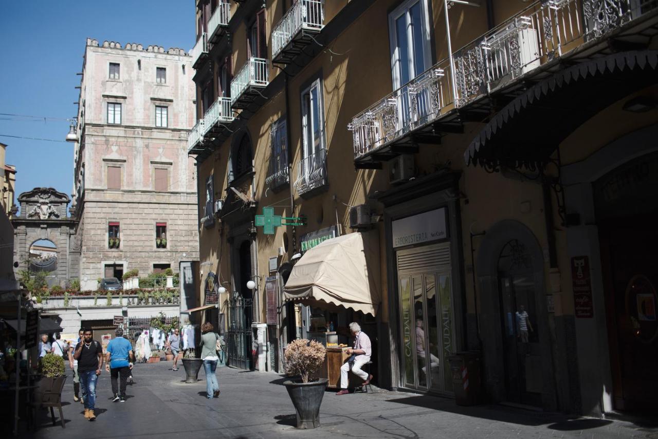 Prisca B&B Napoli Bagian luar foto