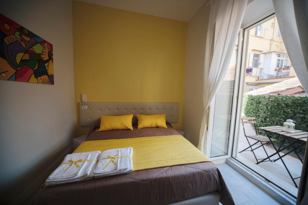 Prisca B&B Napoli Bagian luar foto